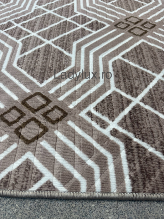 Covor Modern 200x290 cm în Nuanțe de Maro si alb – Design Geometric, Antiderapant și Ușor de Întreținut [2]