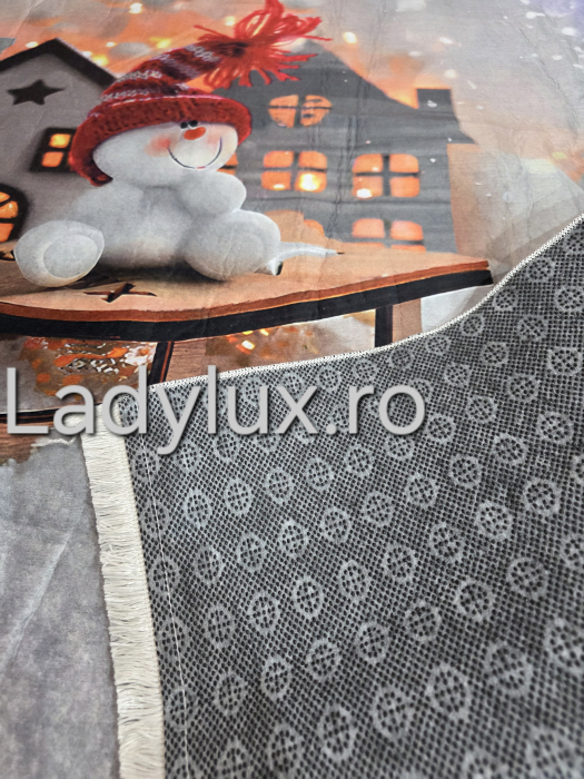 Covoraș subțire antiderapant cu motive de Crăciun – 140x180 cm- Om de zapada cu sanie [4]