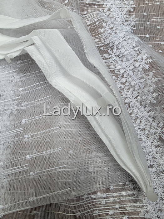 Perdea Alba cu broderie Alba Model Fulg  gata cusuta cu tiv si rejansa - 3M x 1.9 h [3]