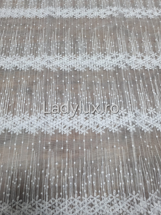Perdea Alba cu broderie Alba Model Fulg  gata cusuta cu tiv si rejansa - 3M x 1.9 h [2]
