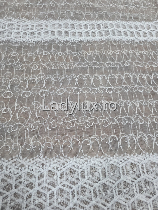 Perdea Alba cu broderie Alba Model Hexa  gata cusuta cu tiv si rejansa - 3M x 1.9 h [2]