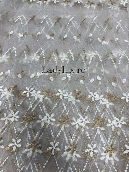 Perdea alba cu broderie Capucino Model Stelute – gata cusuta cu tiv si rejansa - 3M x 2.5h [3]