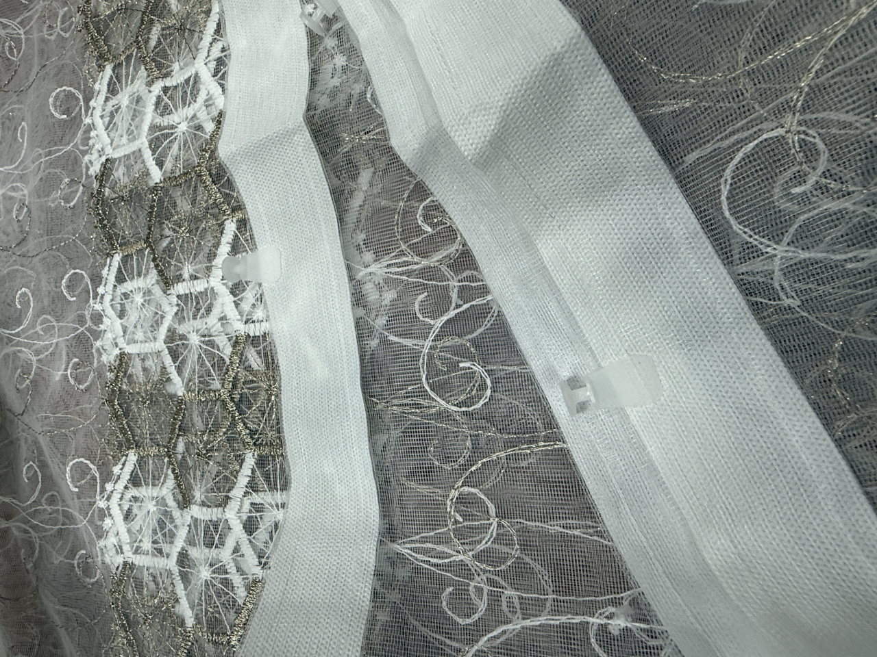 Perdea Tulle cu Broderie Capucino+Alb Model Hexa - Cu Tiv si Rejansa - 3M x 2.5h [4]