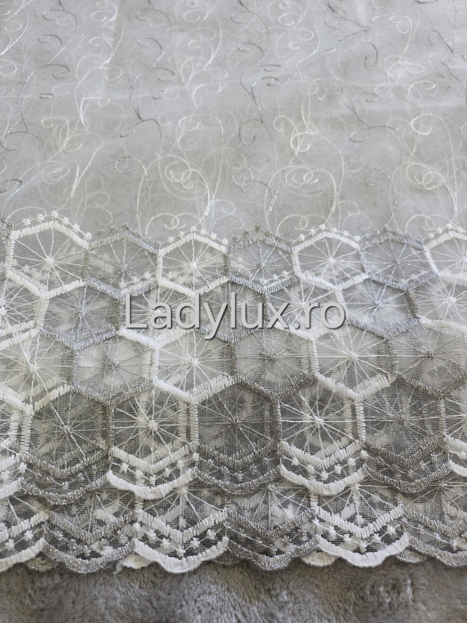Perdea alba cu broderie Gri Model Hexa– gata cusuta cu tiv si rejansa - 3M x 2.5h [1]