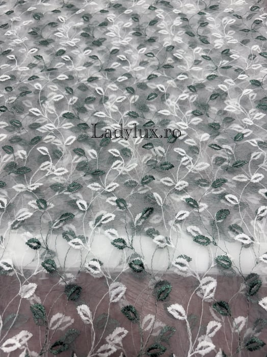 Perdea alba cu broderie Verde+alb  –C1822  gata cusuta cu tiv si rejansa - 3M x 2.5h [2]