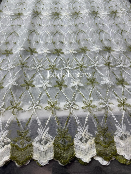 Perdea alba cu broderie Verde cu insertii – gata cusuta cu tiv si rejansa - rafinament și strălucire discretă [1]