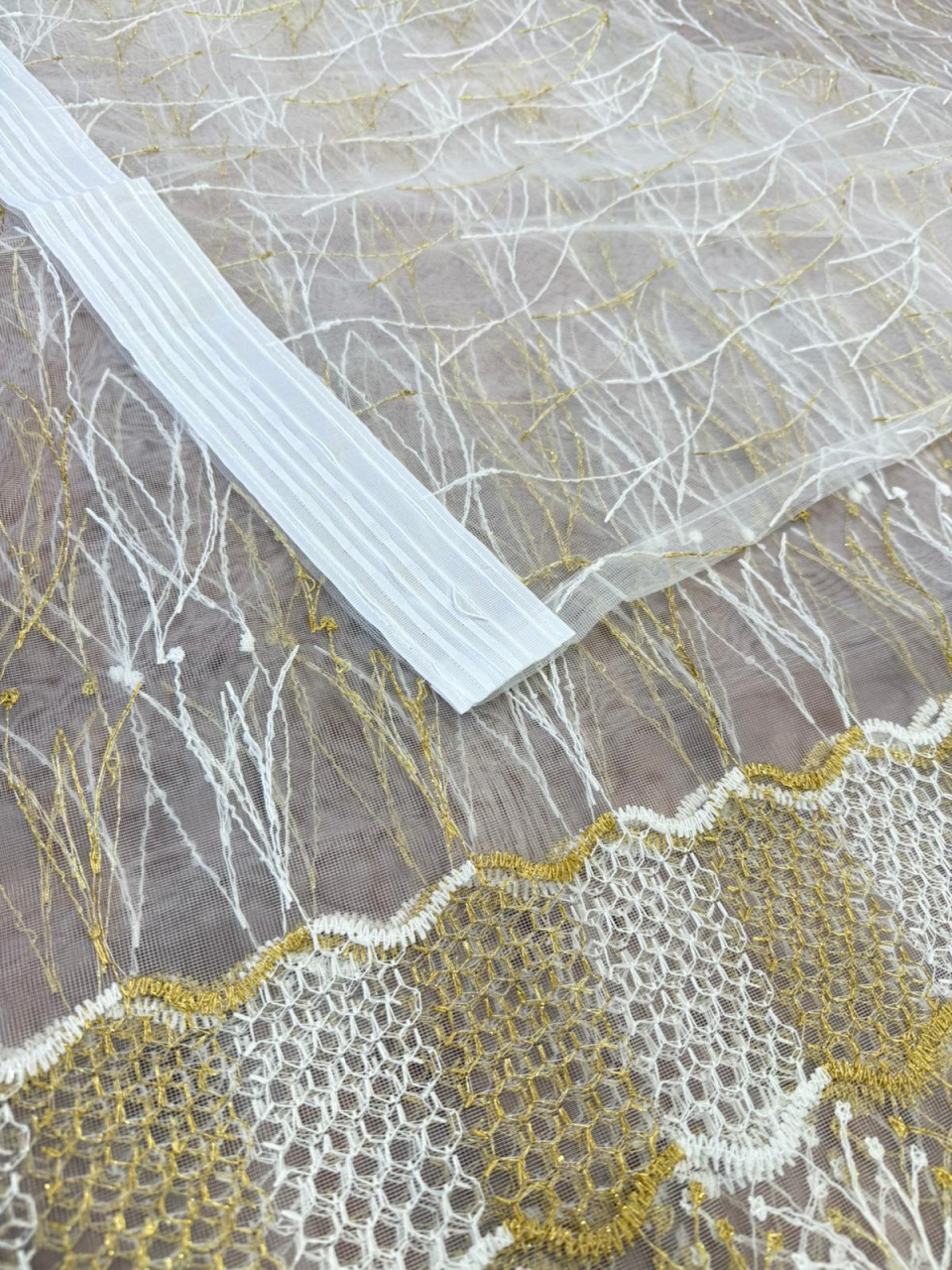 Perdea Tulle cu Broderie Aurie Model Fagure - gata cusuta cu tiv si rejansa - 3M x 2.5h [2]