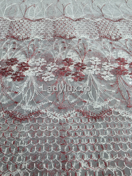 Perdea alba cu broderie Rosie Model Fagure– gata cusuta cu tiv si rejansa - 4M x 2.5h [3]