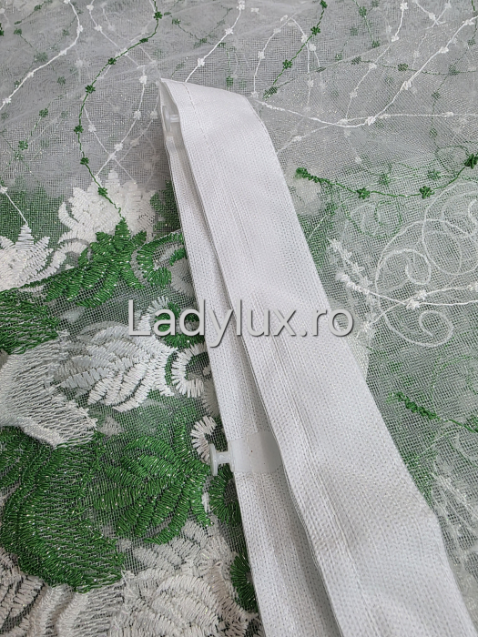 Perdea albă cu Broderie Verde  Model Lov – rafinament și strălucire discretă C1736 [3]
