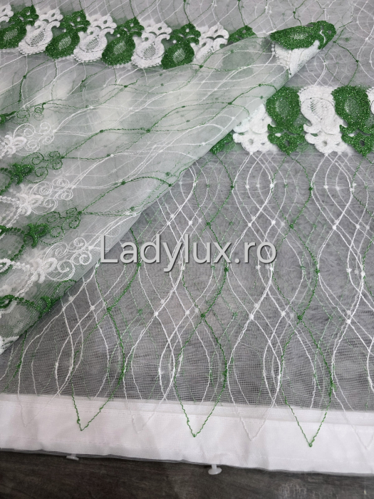 Perdea albă cu Broderie Verde  Model Vaza– rafinament și strălucire discretă C1737 [3]