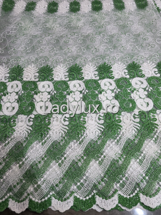 Perdea albă cu Broderie Verde  Model CC – rafinament și strălucire discretă C1735 [1]