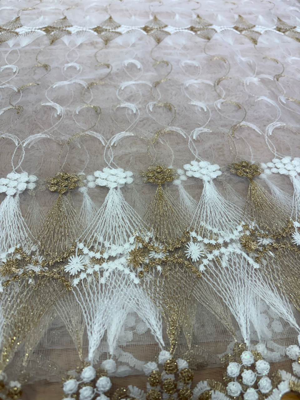 Perdea Aurie Model Festiv Cu Tiv si rejansa - 4M x 2.5h [2]