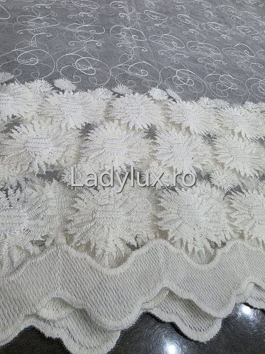 Perdea Bucătărie Brodată Model Margarete Ivoar  – Gata Cusută cu Tiv și Rejanșă [3]