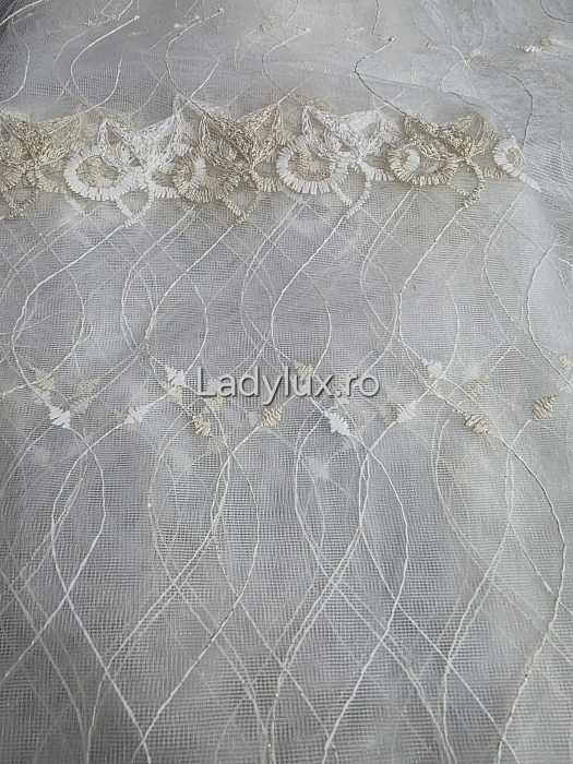 Perdea din Tull cu Model – 4 m x 2.8 m, Cusută cu Tiv și Rejansă de 6 cm - Broderie Alb+bej [2]
