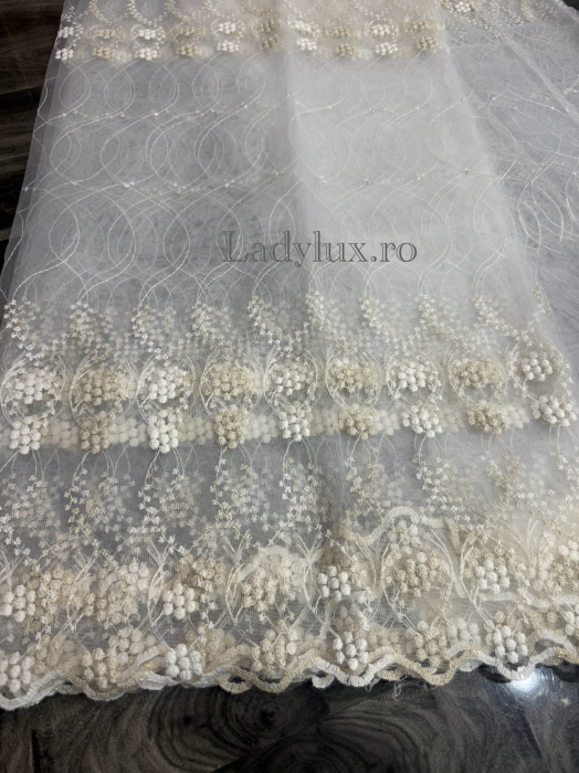 Perdea din Tull cu Model – 4 m x 2.8 m, Cusută cu Tiv și Rejansă de 6 cm - Broderie Bej C1591 [1]