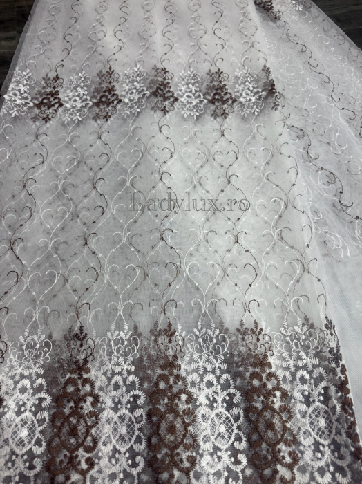 Perdea din Tull cu Model – 4 m x 2.8 m, Cusută cu Tiv și Rejansă de 6 cm - Broderie Brawn C1581 [2]
