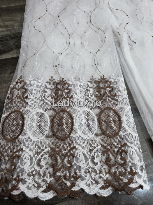 Perdea din Tull cu Model – 4 m x 2.8 m, Cusută cu Tiv și Rejansă de 6 cm - Brown2 [1]