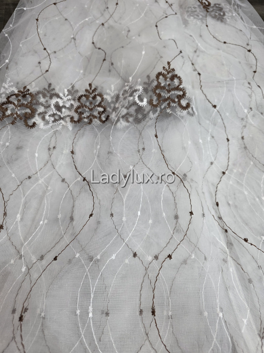 Perdea din Tull cu Model – 4 m x 2.8 m, Cusută cu Tiv și Rejansă de 6 cm - Brown2 [2]