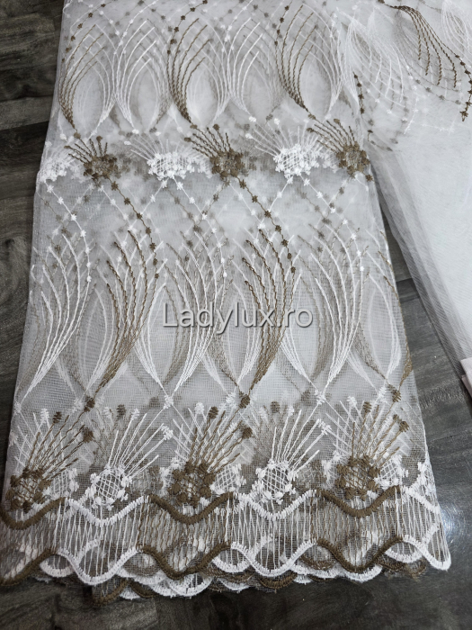 Perdea din Tull cu Model – 4 m x 2.8 m, Cusută cu Tiv și Rejansă de 6 cm - Maro [1]