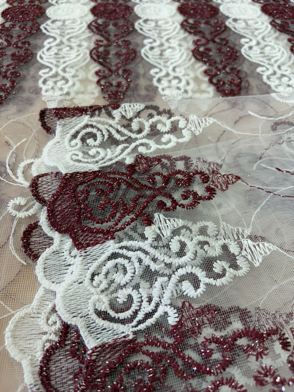 Perdea din tulle Alb+Bordo , Model Egipt  4M x 2.5h [3]