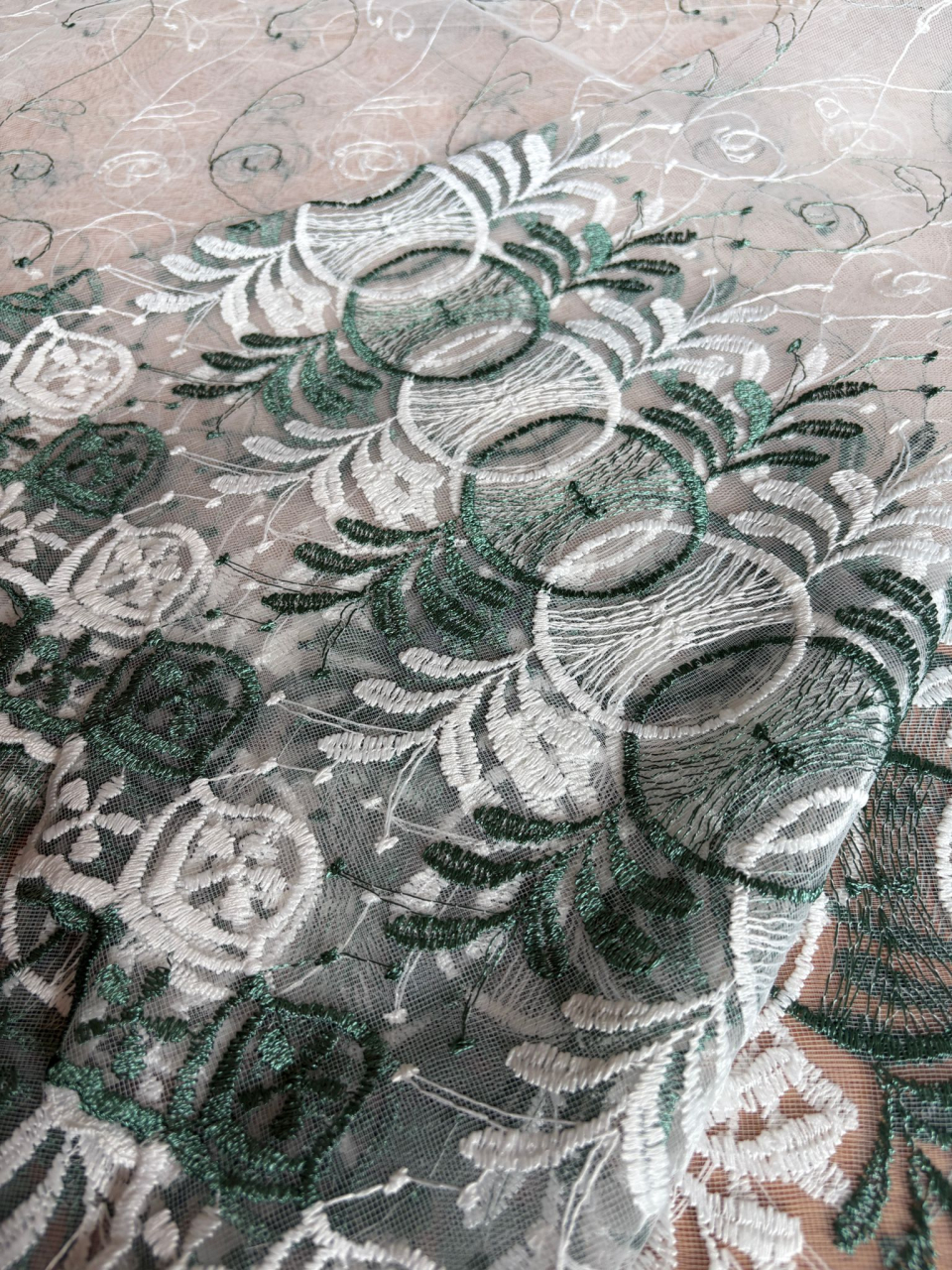 Perdea din tulle cu broderie Alba+Verde, Model Imperial 4M x 2.5h [3]