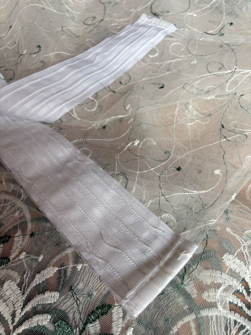 Perdea din tulle cu broderie Alba+Verde, Model Imperial 4M x 2.5h [4]