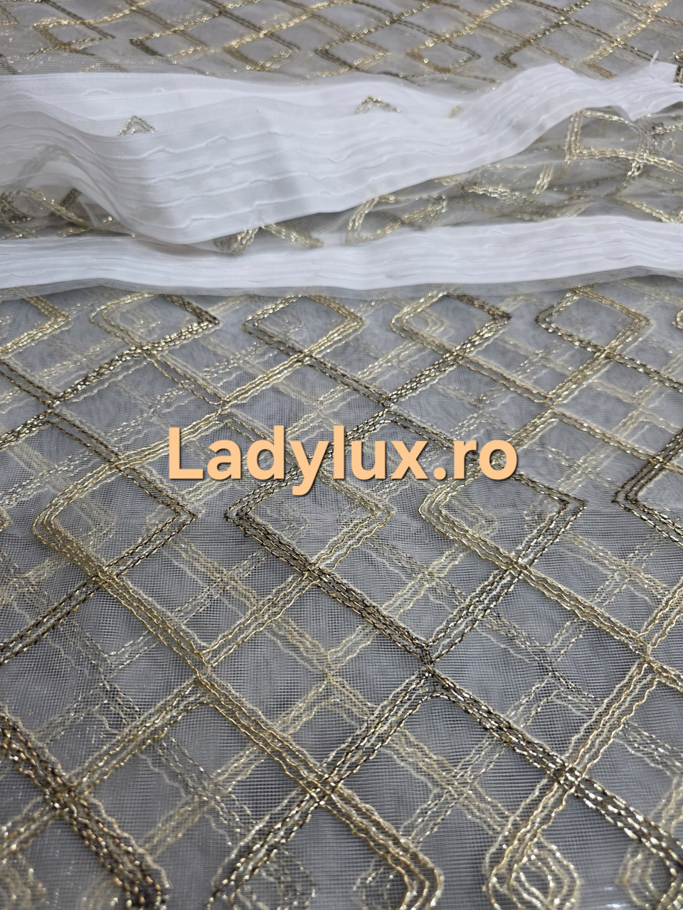 Perdea din Tulle cu Broderie Aurie - Model Gold Romburi - 3 M x 2.5 h [3]