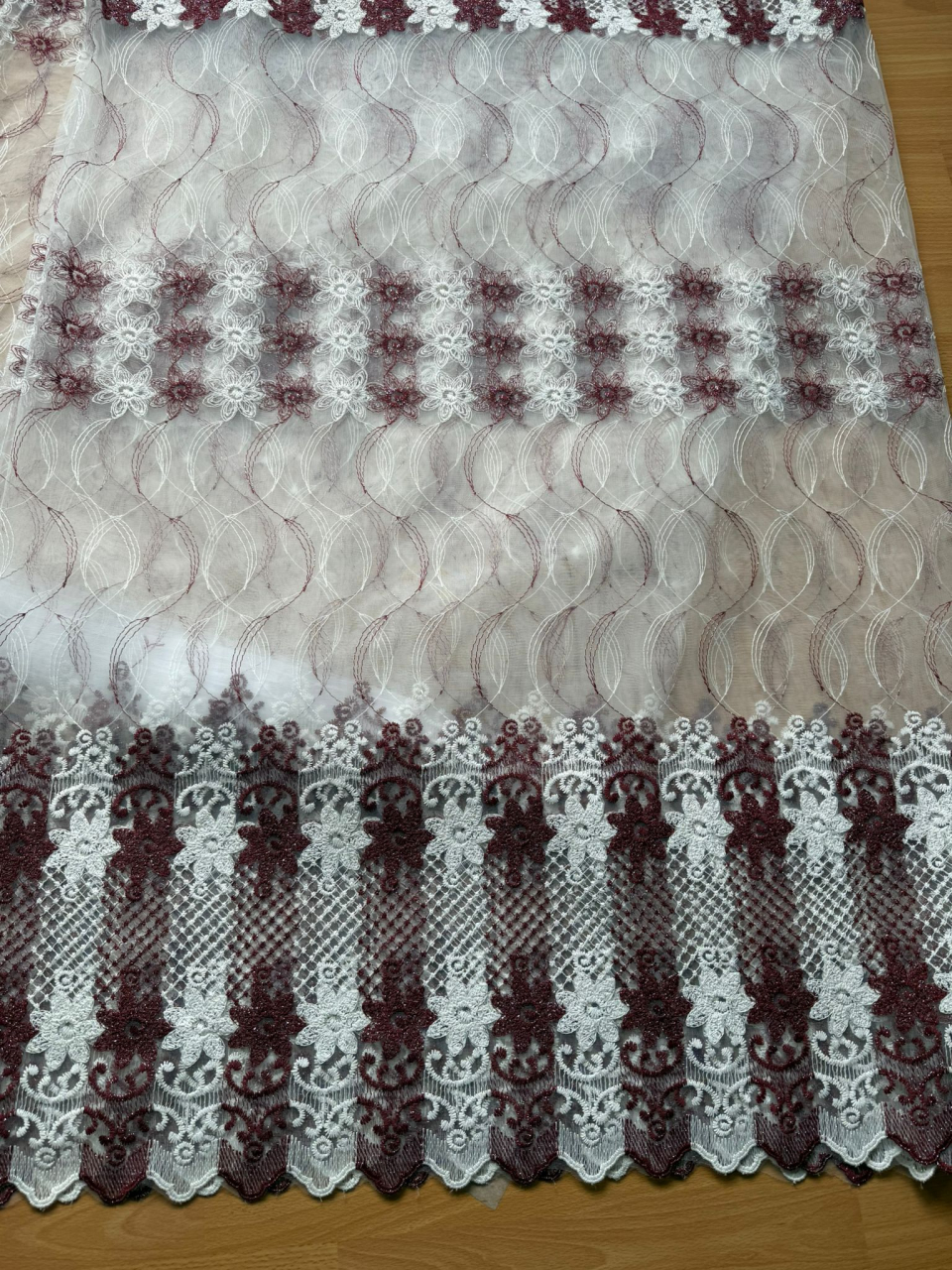 Perdea din tulle cu broderie Bordo+alb, Model  Imperial Floral  4M x 2.5h [2]