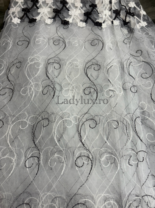 Perdea din tulle cu broderie Brawn+alb , model flori, gata făcută cu tiv și rejansă C1595 [2]