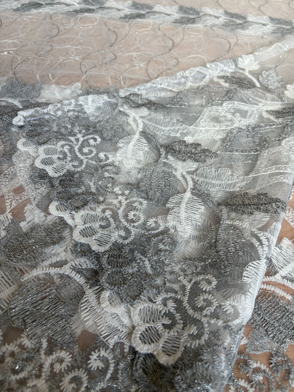 Perdea din tulle cu broderie Gri+alb, Model Frunze  4M x 2.5h [3]
