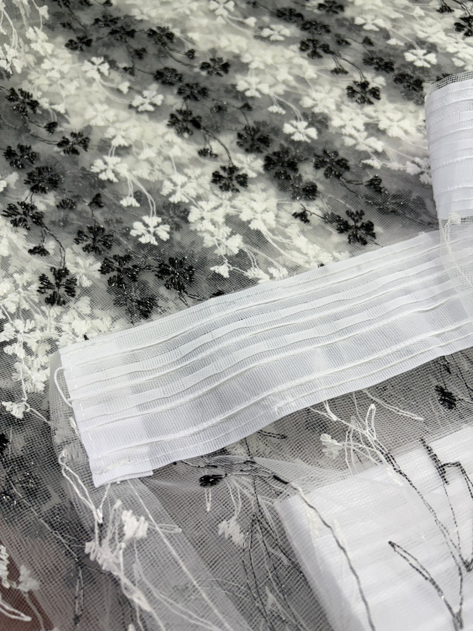 Perdea din tulle cu broderie Negru+alb, Model Ciorchine 4M x 2.5h [2]