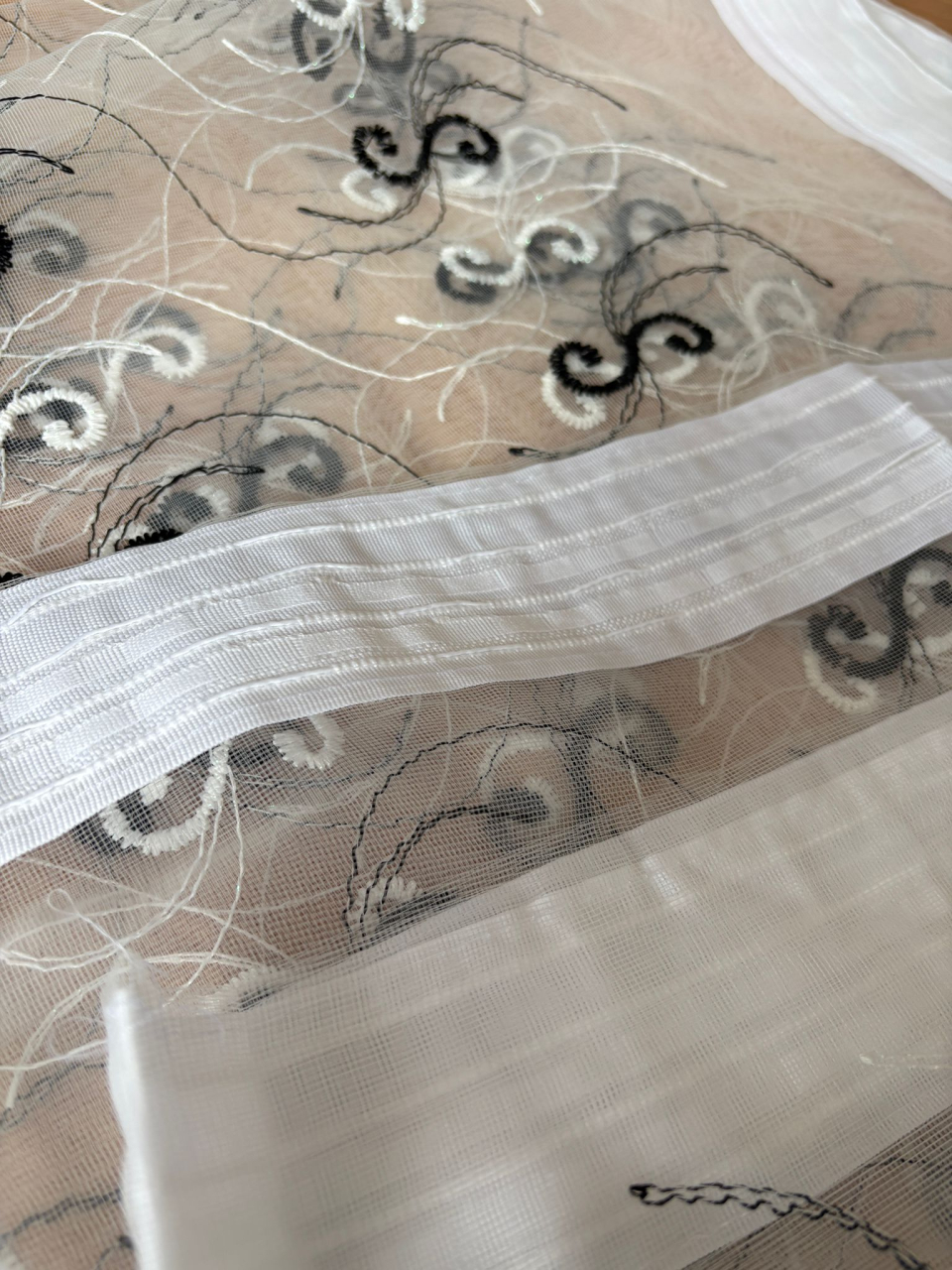 Perdea din tulle cu broderie Negru+alb, Model  Egipt 4M x 2.5h [4]