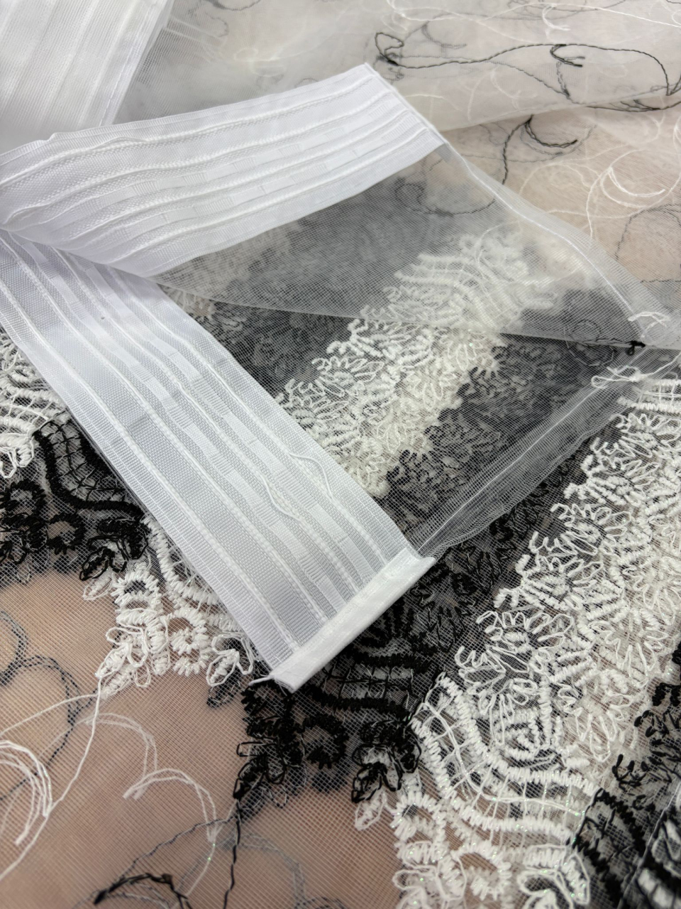 Perdea din tulle cu broderie Negru+alb, Model Imperial 4M x 2.5h [4]