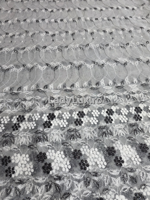 Perdea din tulle cu broderie Negru+alb , Model Ciorchine 4M x 2.8h [2]