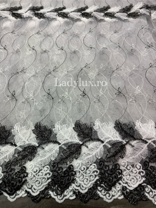 Perdea alba cu broderie Neagra cu insertii – gata cusuta cu tiv si rejansa - rafinament și strălucire discretă [1]