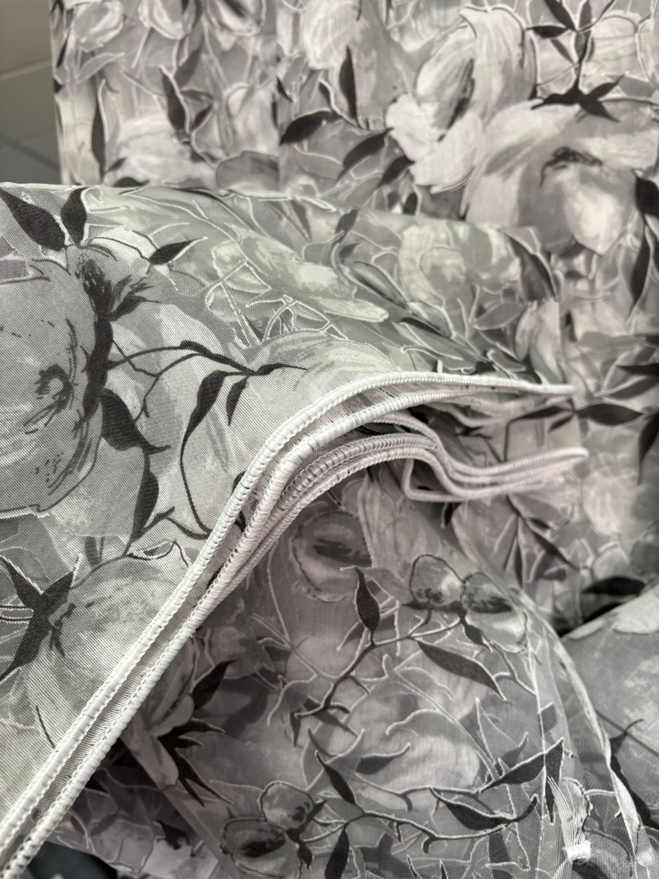 Perdea Organza Imprimata - Model Flori Gri 4M x 2.7h [2]