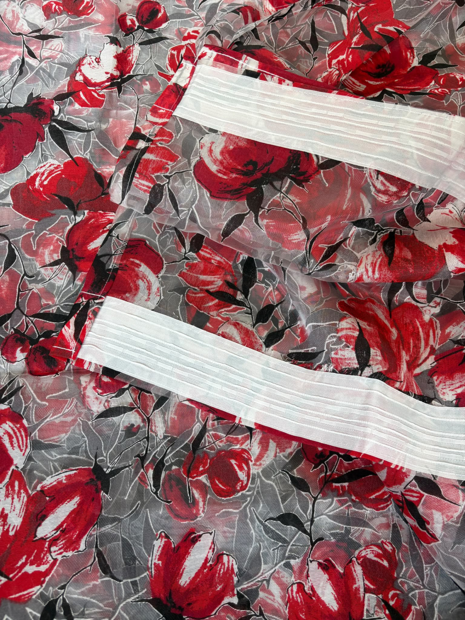 Perdea Organza Imprimata - Model Flori Rosii - 4M x 2.7h Cu Tiv si Rejansa [3]