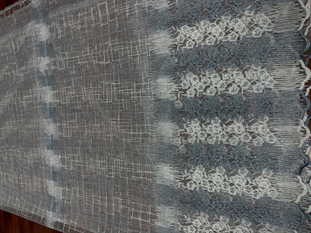 Perdea Tull Cu Broderie Alb+Bleo - Model Flori Marunte Cu Tiv si Rejansa - 3M x 2.5h [2]