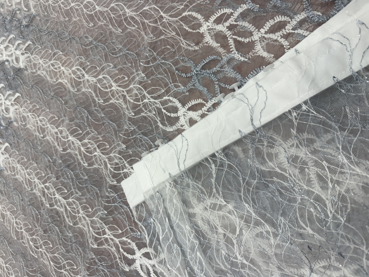 Perdea Tull Cu Broderie Alb+Bleo - Model Sara Cu Tiv si Rejansa - 3M x 2.5h [3]