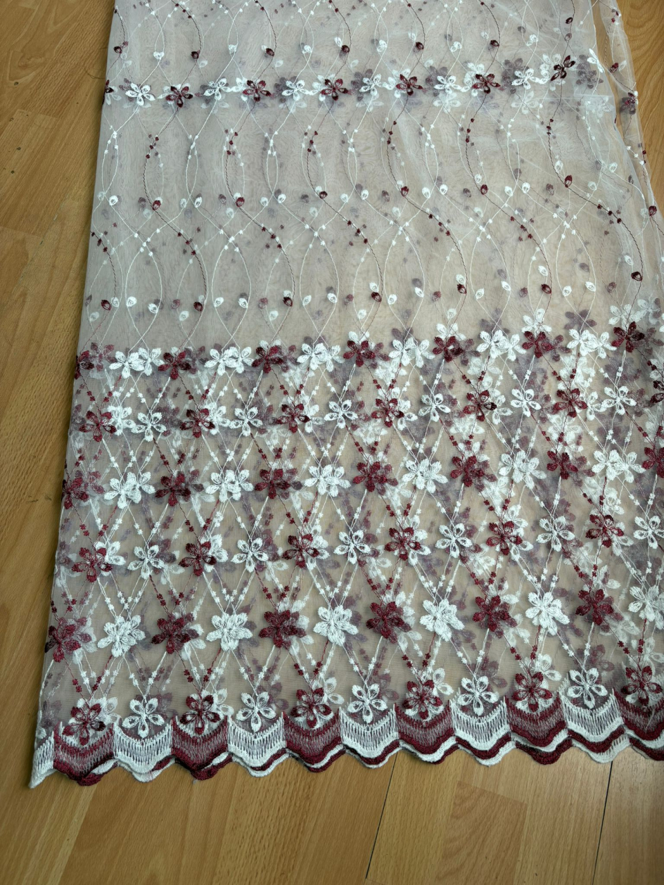 Perdea Tulle Alba cu Broderie Rosie  Model Narcise - gata cusuta cu tiv si rejansa - 3M x 2.5h [2]