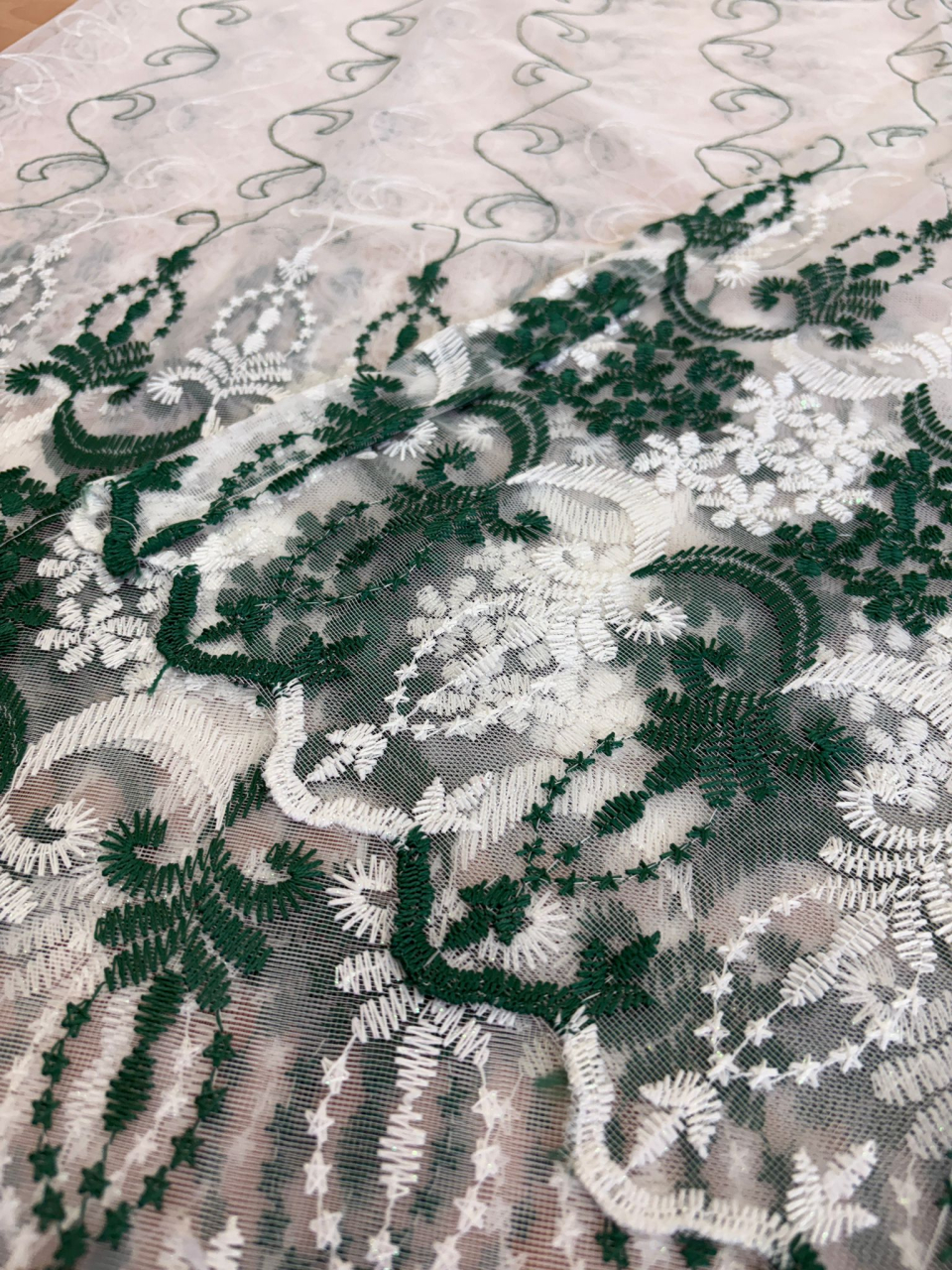 Perdea Tulle Alba cu Broderie Roz  Model Arcade tiv si rejansa - 3M x 2.5h [3]