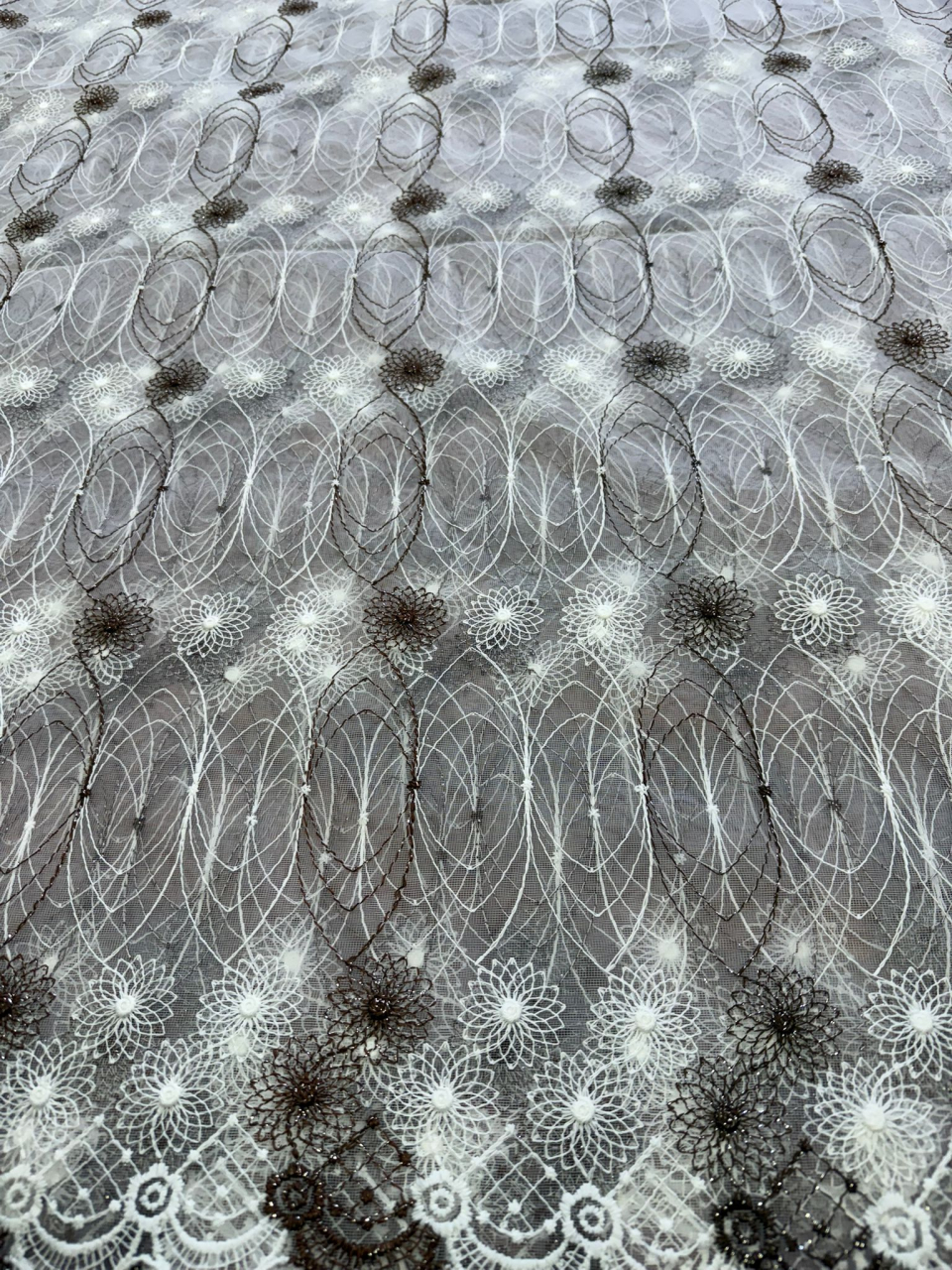 Perdea Tulle Broderie Alb+Maro - Cu Tiv si Rejansa Model Papadie Maro 4M x 2.5h [3]