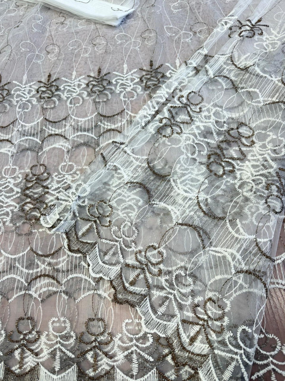 Perdea Tulle Broderie Alb+Maro - Cu Tiv si Rejansa Model Omy  4M x 2.5h [3]