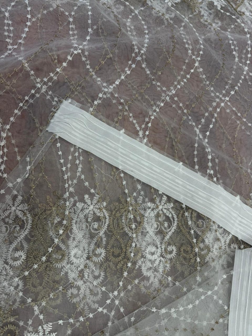 Perdea Tulle Broderie Alb+Capucino - Cu Tiv si Rejansa Model Fulgi 4M x 2.5h [2]