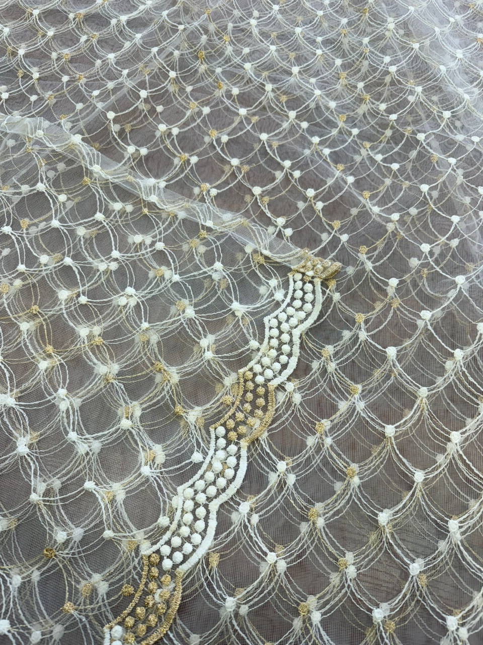 Perdea Tulle Broderie Alb+auriu - Cu Tiv si Rejansa Model Bumtinei 4M x 2.5h [2]