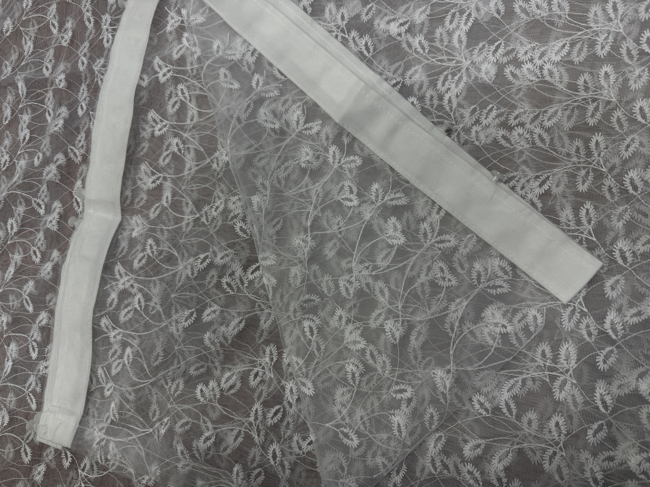 Perdea Tulle Broderie Alba Model Frunzulita - Cu Tiv si Rejansa - 3M x 2,5h [3]