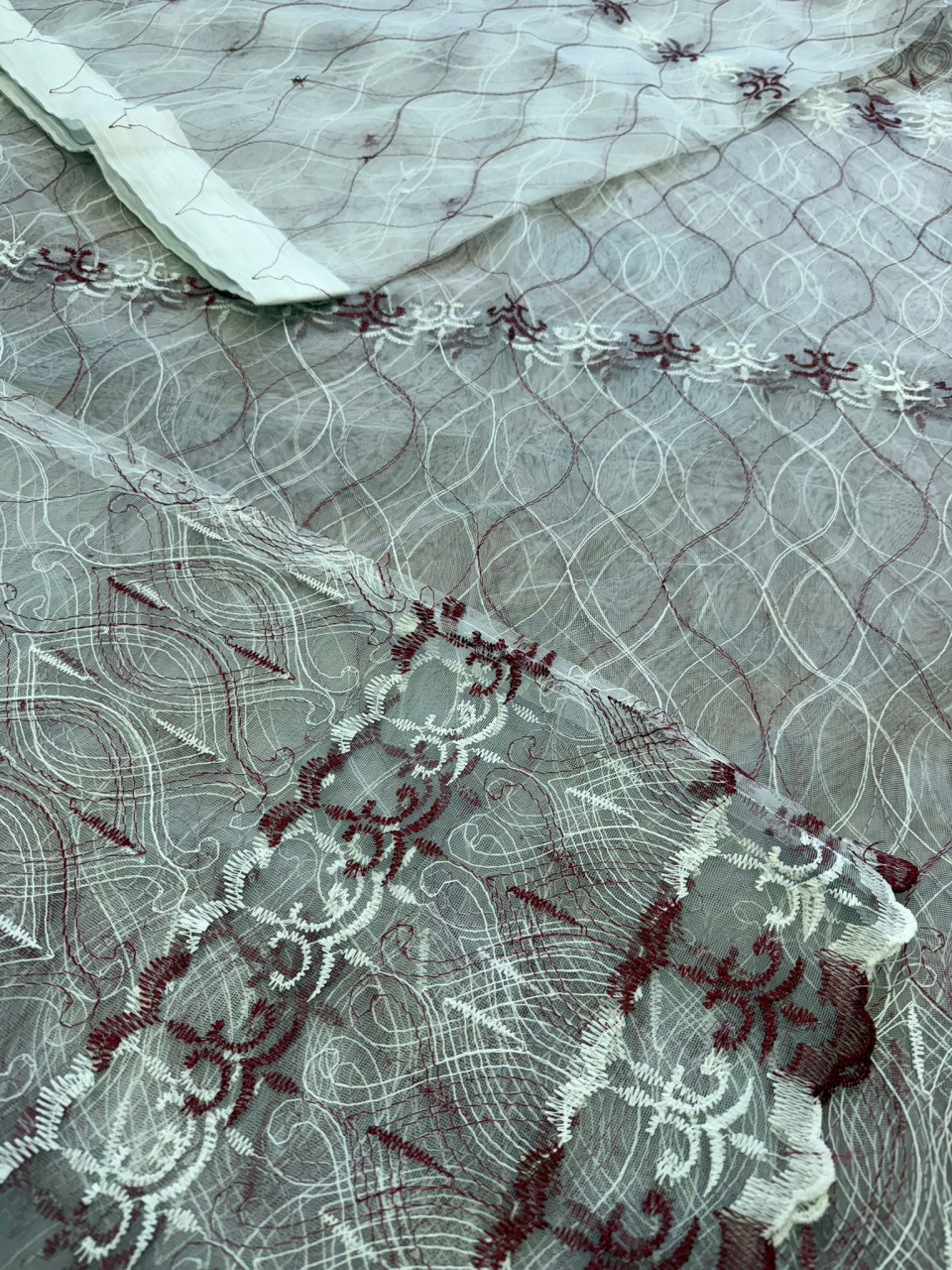 Perdea Tulle Broderie Alb+Bordo - Cu Tiv si Rejansa Model Ancora 4M x 2.5h [2]