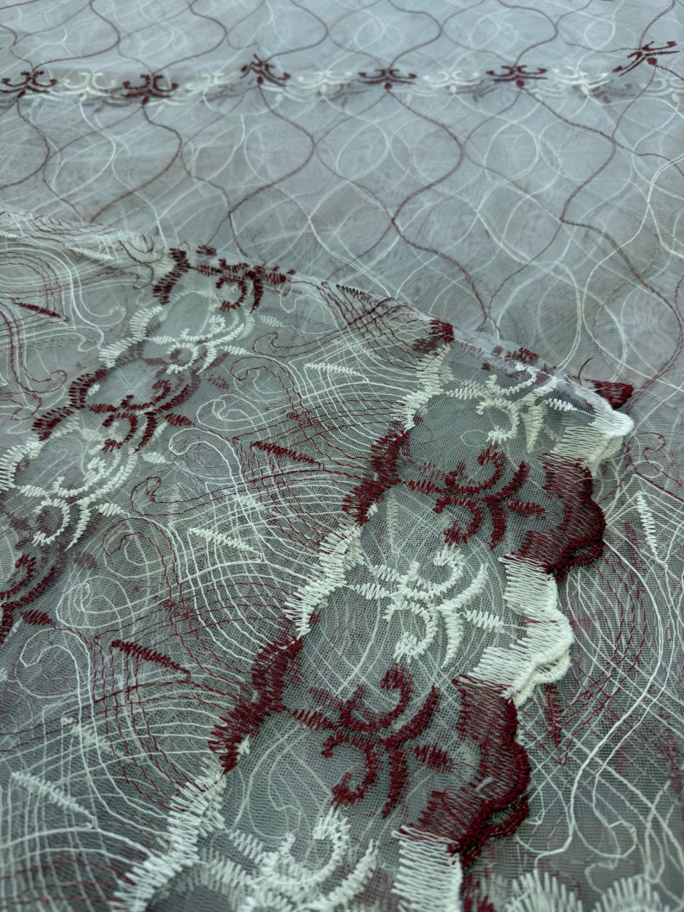 Perdea Tulle Broderie Alb+Bordo - Cu Tiv si Rejansa Model Ancora 4M x 2.5h [4]