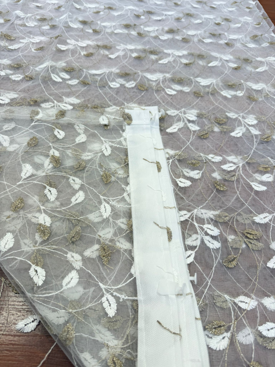 Perdea Tulle Broderie Alb+Capucino - Cu Tiv si Rejansa Model Frunzulita 4M x 2.5h [2]