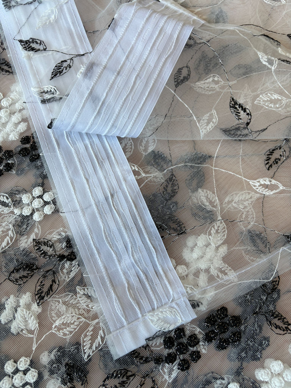 Perdea Tulle Broderie Neagra - Cu Tiv si Rejansa Model Ciorchine 4M x 2.5h [4]